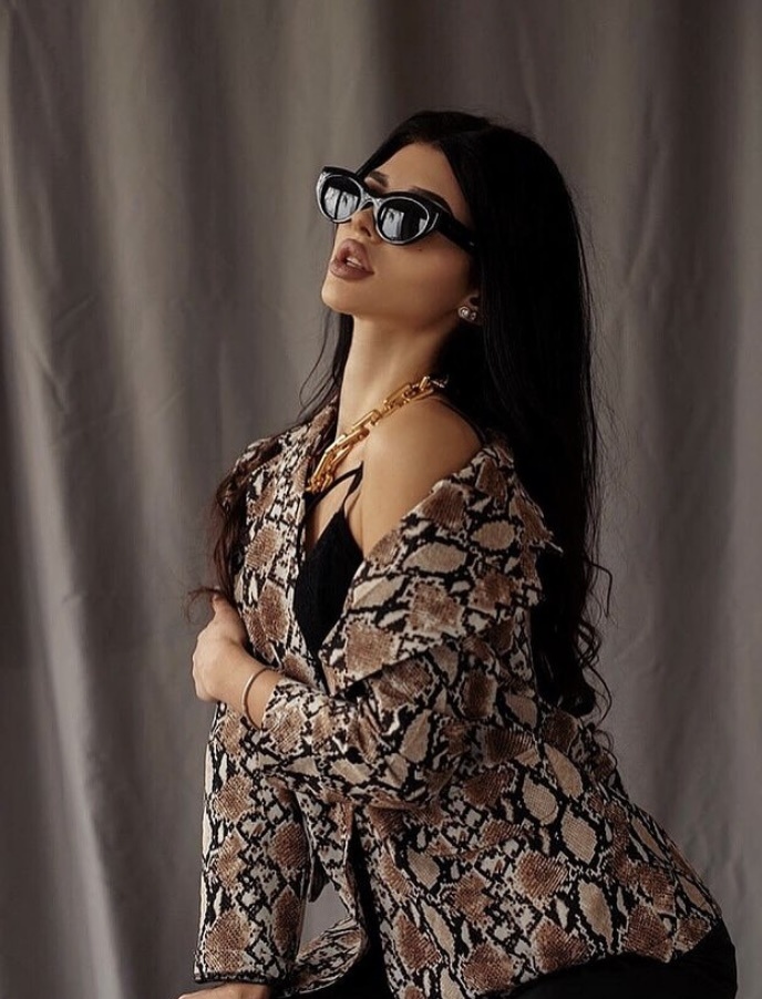 Анжела привлекальеная девушка из Полысаево цена от 3500 руб