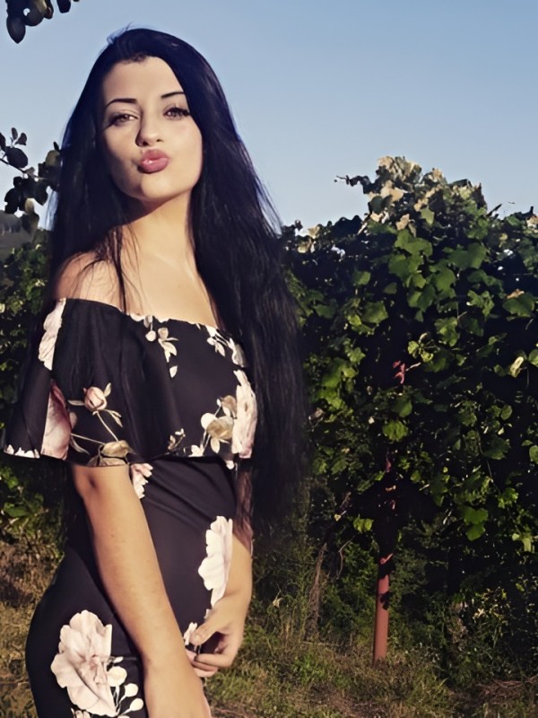 Ангелина привлекательная девушка из Полысаево цена от 2000 руб