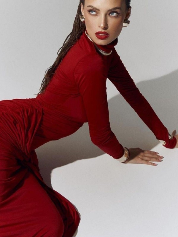 Мэри привлекательная девушка из Полысаево цена от 4000 руб