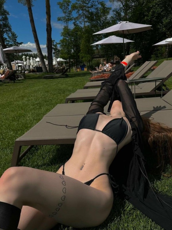 Юля привлекательная девушка из Полысаево цена от 5000 руб